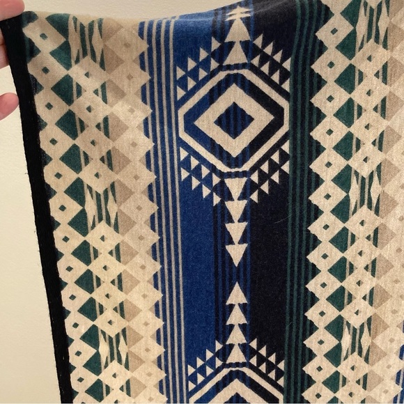 DO EVERYTHING IN  LOVE O/S South Western Open Front Wool Blend Poncho - Picture 5 of 7